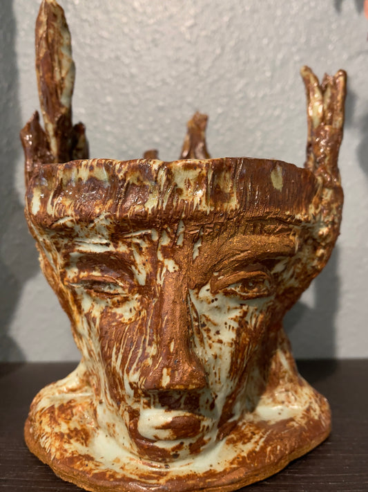 Organic Gaze, 2023, ceramic, 9 x 7 x 6 in. / 22.86 x 17.78 x 15.24 cm.