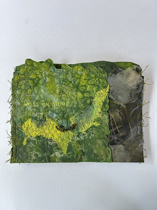 Moss on Stone, 2025, mixed media, 20 x 25 x 15 cm. / 7.87 x 9.84 x 5.90 in.