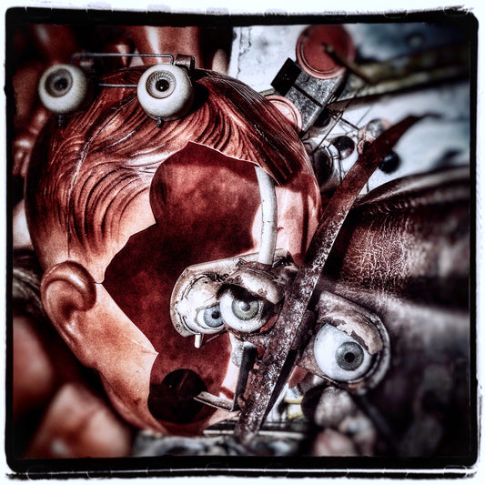 Occulus Exposed, 2018, photography, 9 x 9 in. / 22.86 x 22.86 cm.