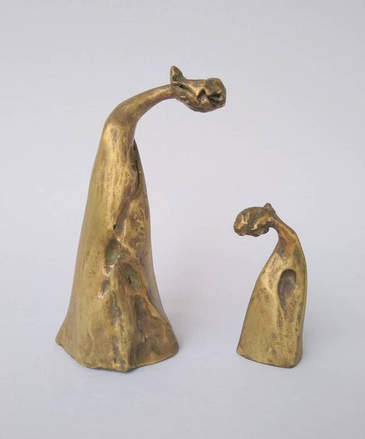 Mother & Daughter, 2023, bronze, 9 x 7 x 4 in. / 22.86 x 17.78 x 10.16 cm.